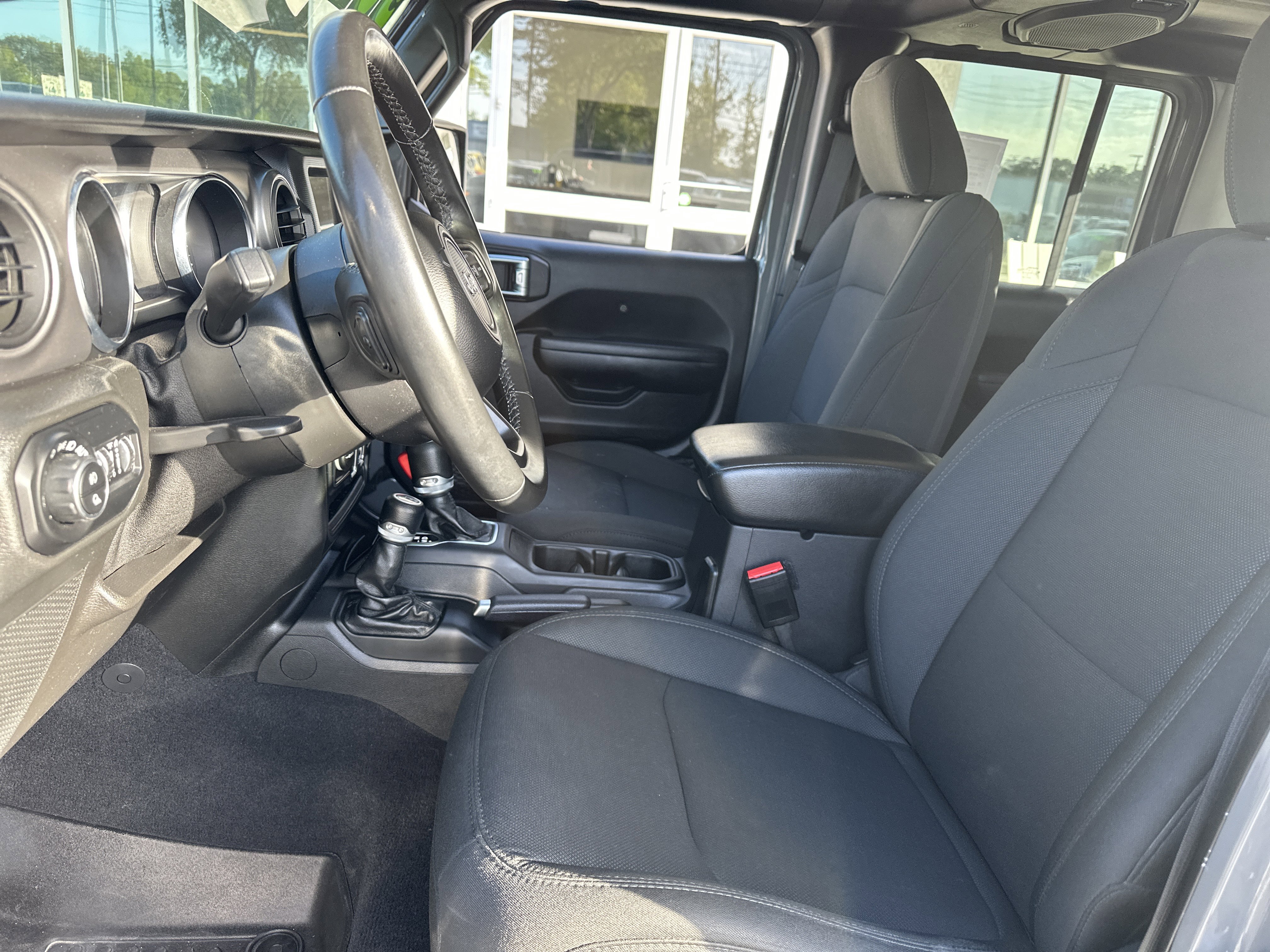 Used 2021 Jeep Gladiator Sport image 11