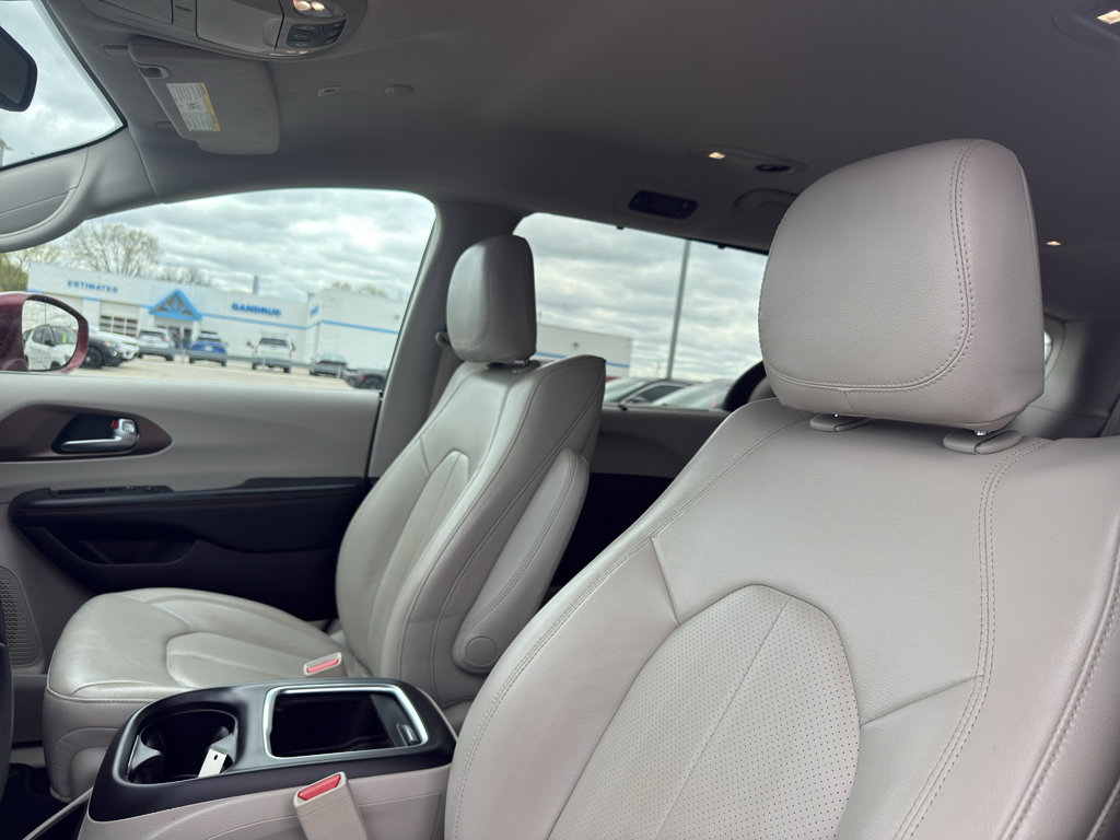 Used 2019 Chrysler Pacifica Touring-L Plus w/ Tire & Wheel Group FWD image 25