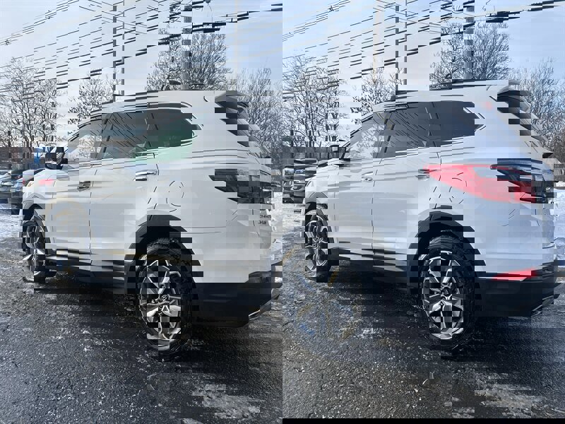 Used 2016 Hyundai Santa Fe SE image 6