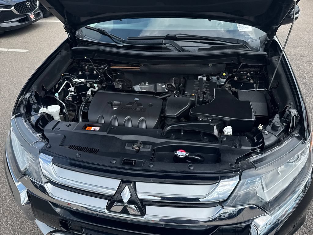 Used 2016 Mitsubishi Outlander SE AWD/4WD image 43