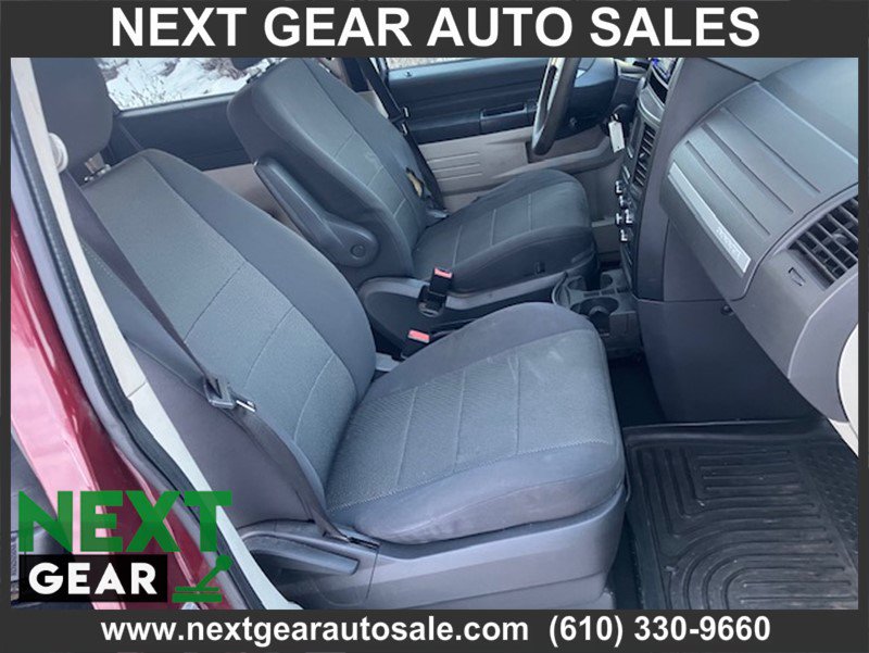 Used 2009 Dodge Grand Caravan SE w/ Climate Group image 11