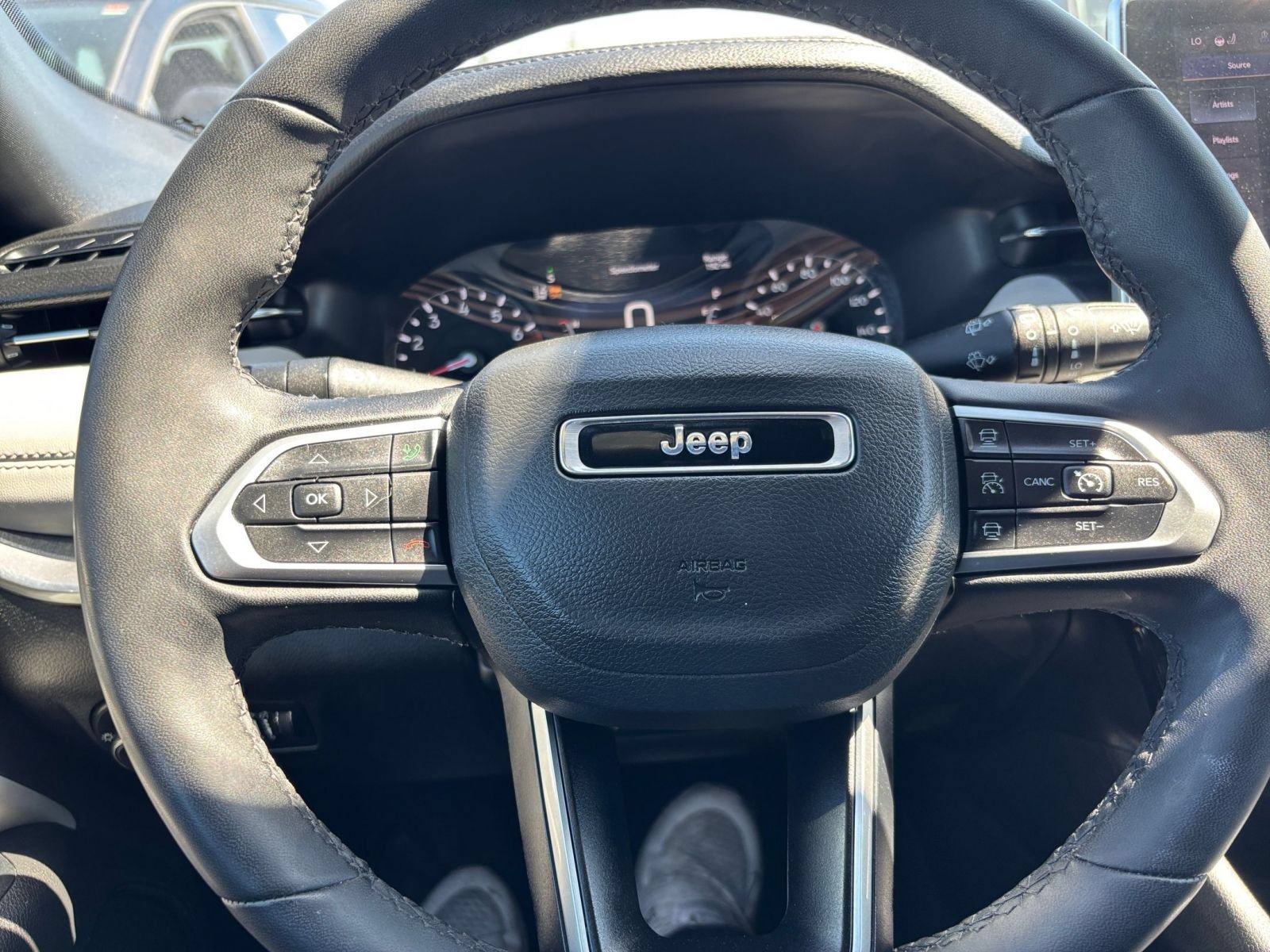 Used 2025 Jeep Compass Limited AWD/4WD image 29