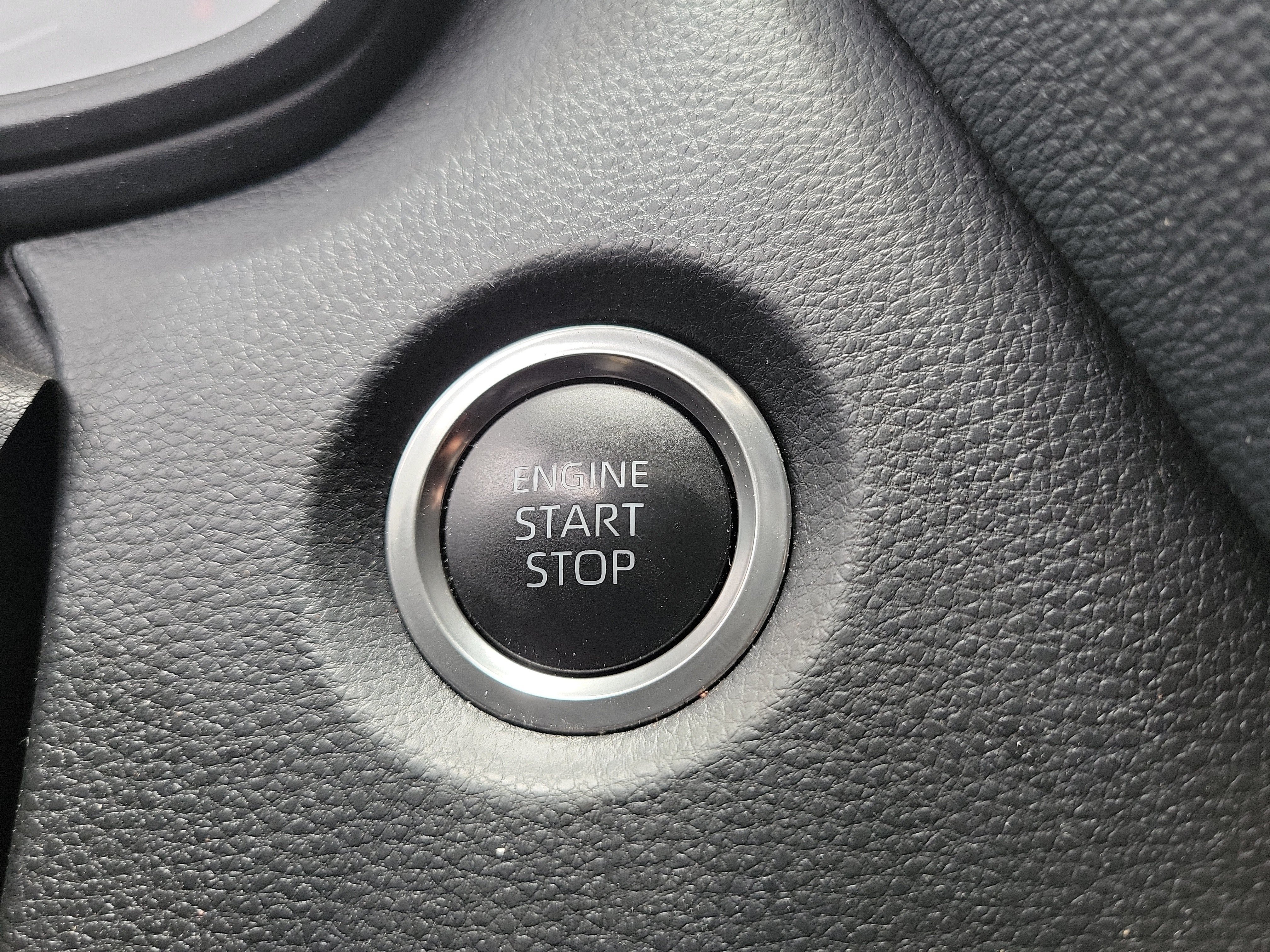 Used 2025 Toyota Corolla SE FWD image 31
