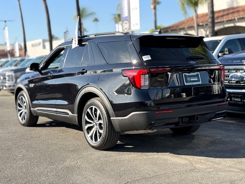 Used 2025 Ford Explorer ST-Line w/ Premium Package image 6