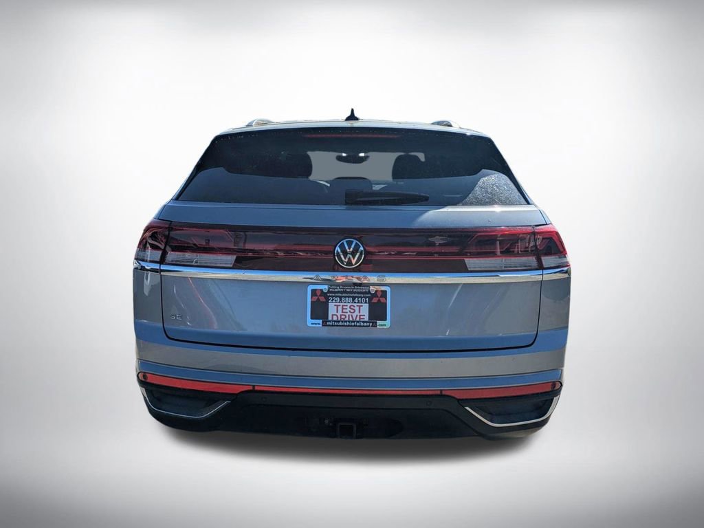 Used 2024 Volkswagen Atlas Cross Sport SE image 4