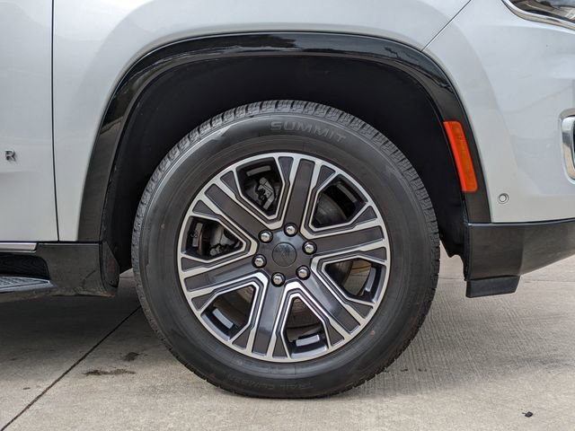 Used 2024 Jeep Wagoneer Series II w/ Flexible Seating Group image 12