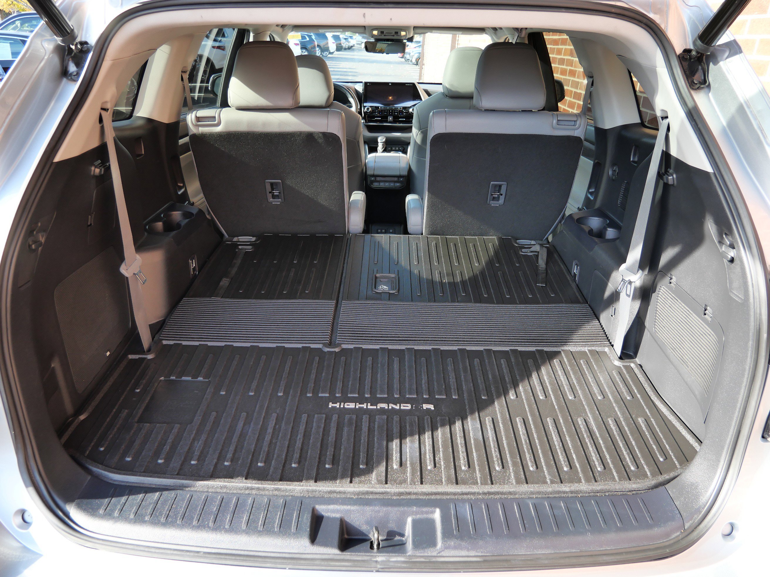 Used 2020 Toyota Highlander Platinum image 11