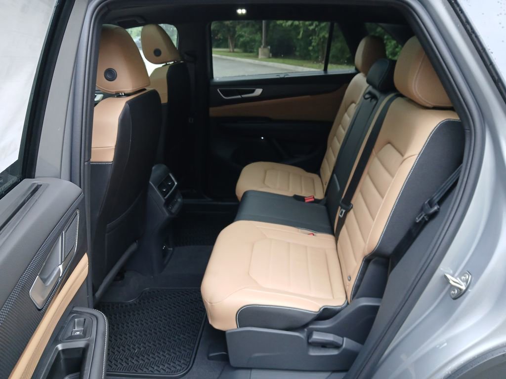 New 2026 Volkswagen Atlas Cross Sport SEL R-Line image 25