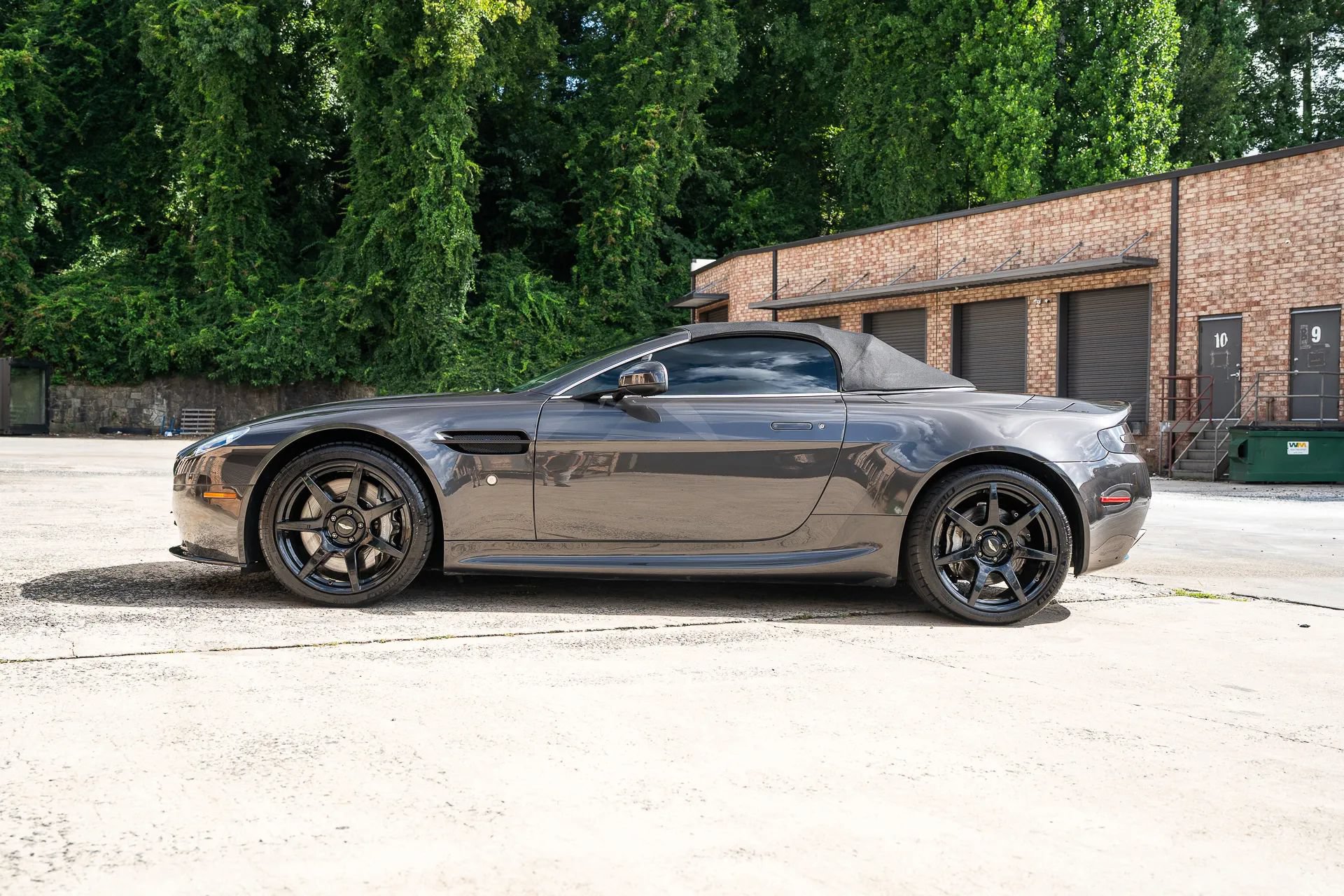 Used 2013 Aston Martin V8 Vantage Roadster RWD image 4