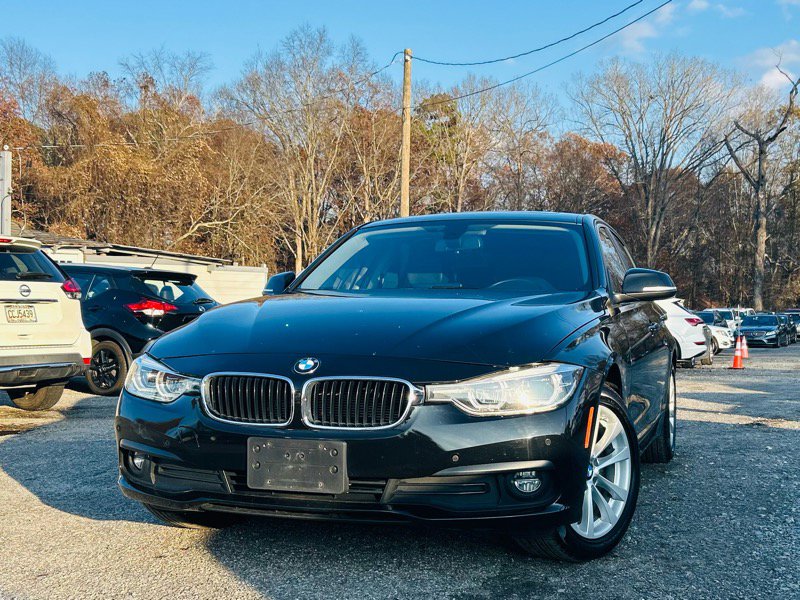 Used 2018 BMW 320i xDrive Sedan w/ Premium Package image 1