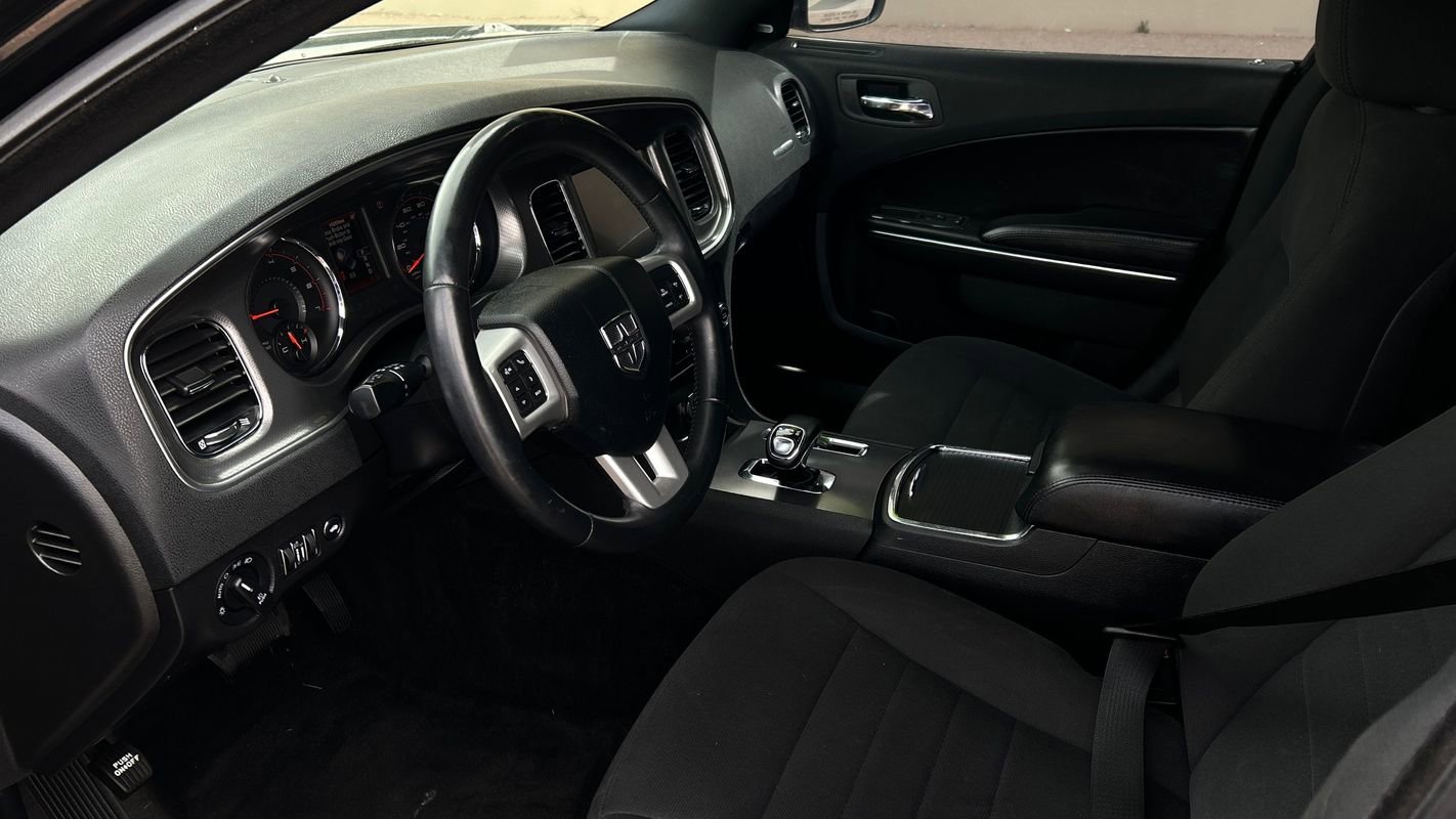 Used 2013 Dodge Charger SXT image 9