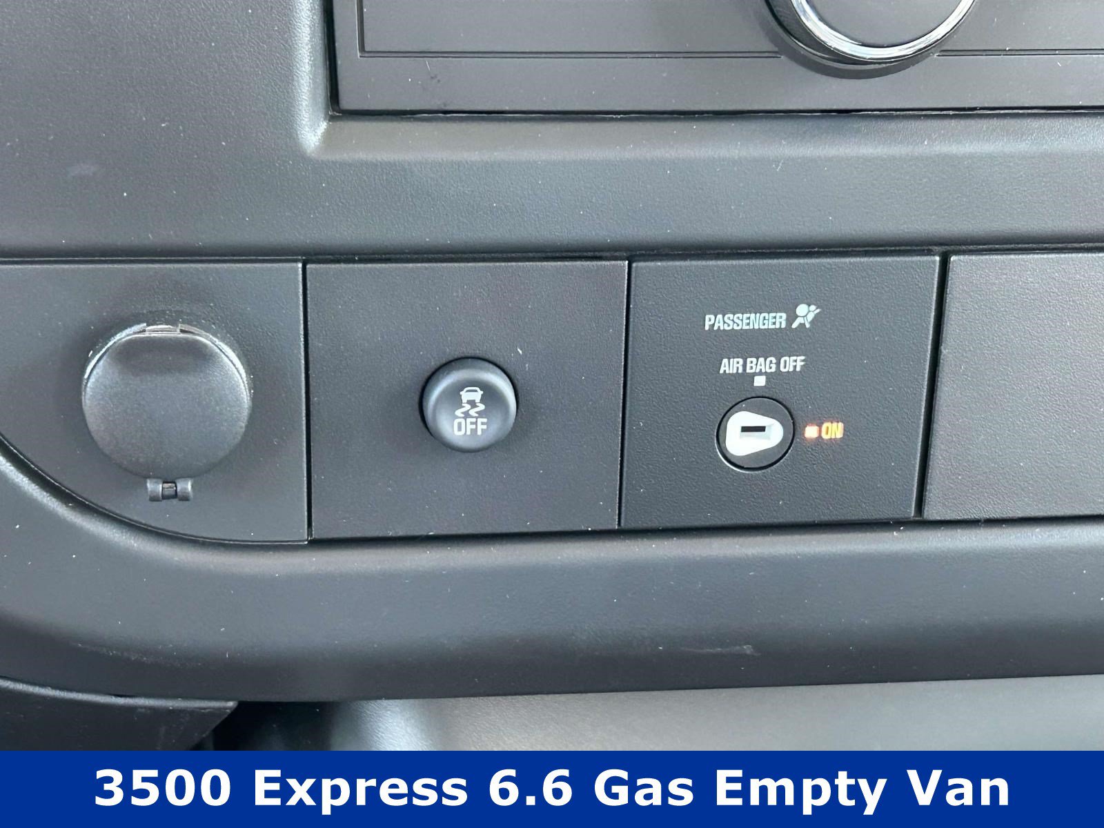 New 2026 Chevrolet Express 3500 w/ Driver Convenience Package RWD image 23