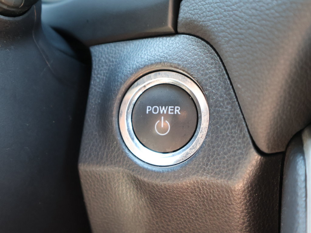 Used 2025 Toyota RAV4 XLE AWD/4WD image 30