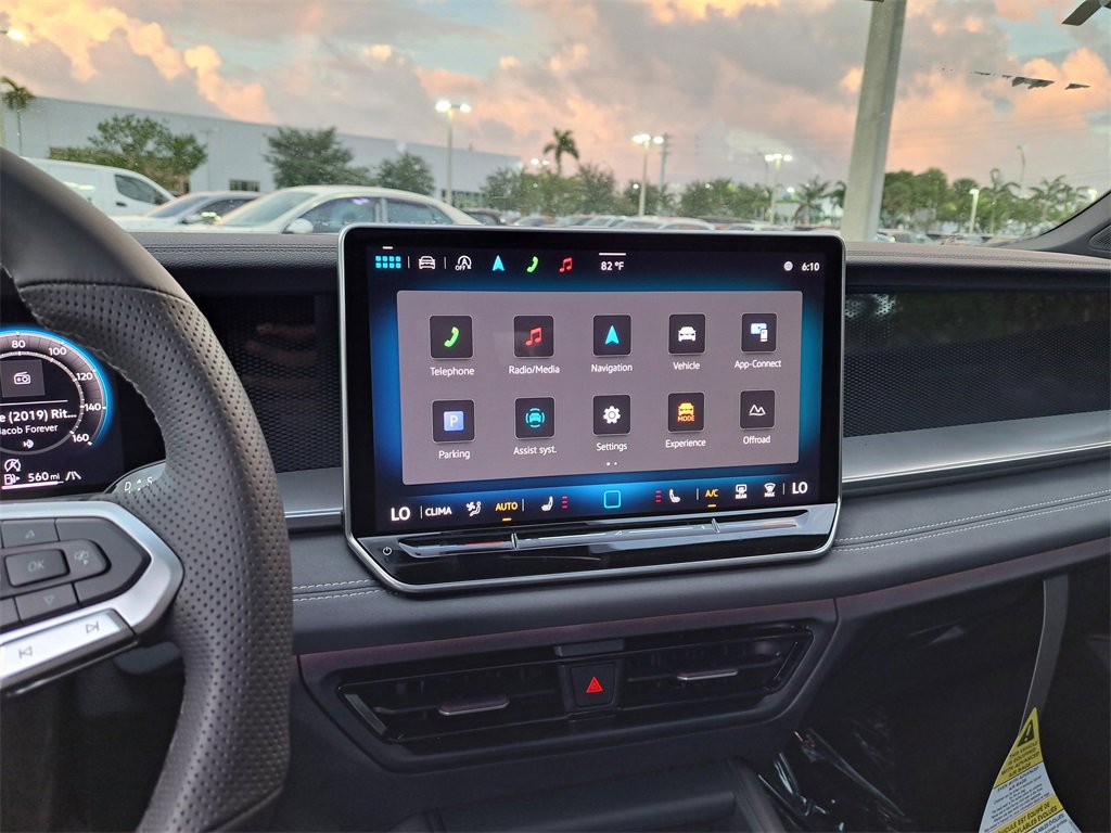 New 2026 Volkswagen Tiguan SE R-Line image 9