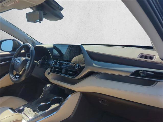 Used 2022 Toyota Highlander Platinum image 30