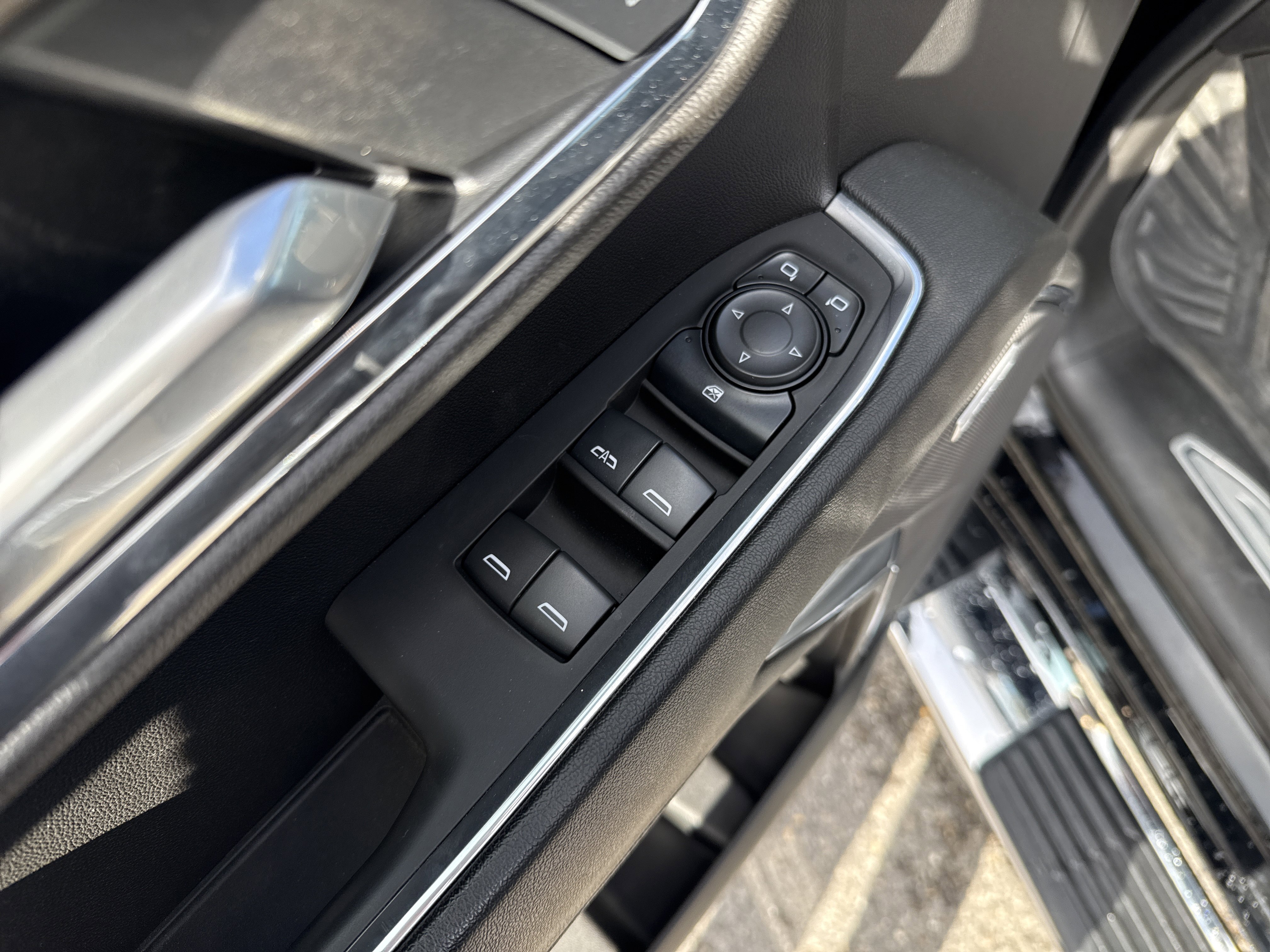 Used 2025 Chevrolet Silverado 1500 LT Trail Boss w/ Convenience Package II image 15