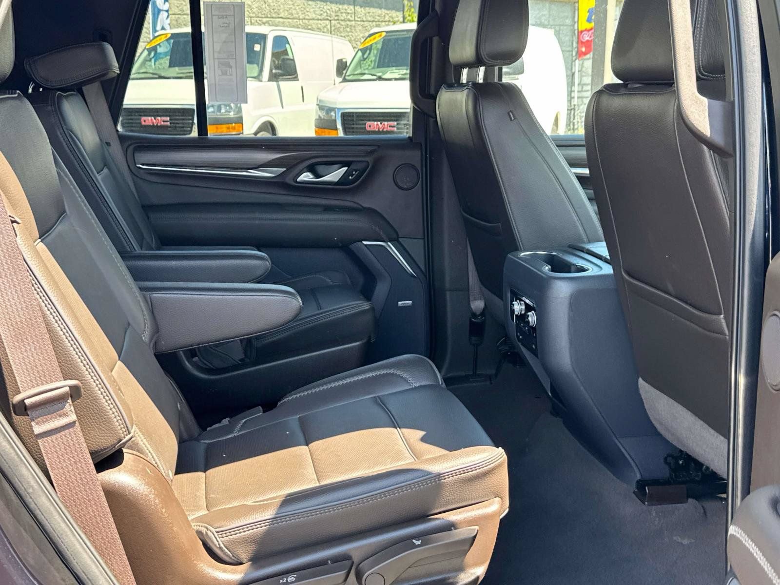 Used 2022 GMC Yukon Denali AWD/4WD image 11