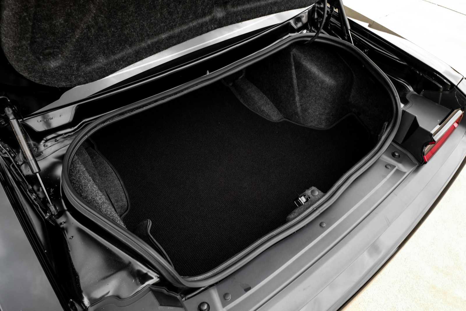 Used 2016 Dodge Challenger SRT Hellcat RWD image 42