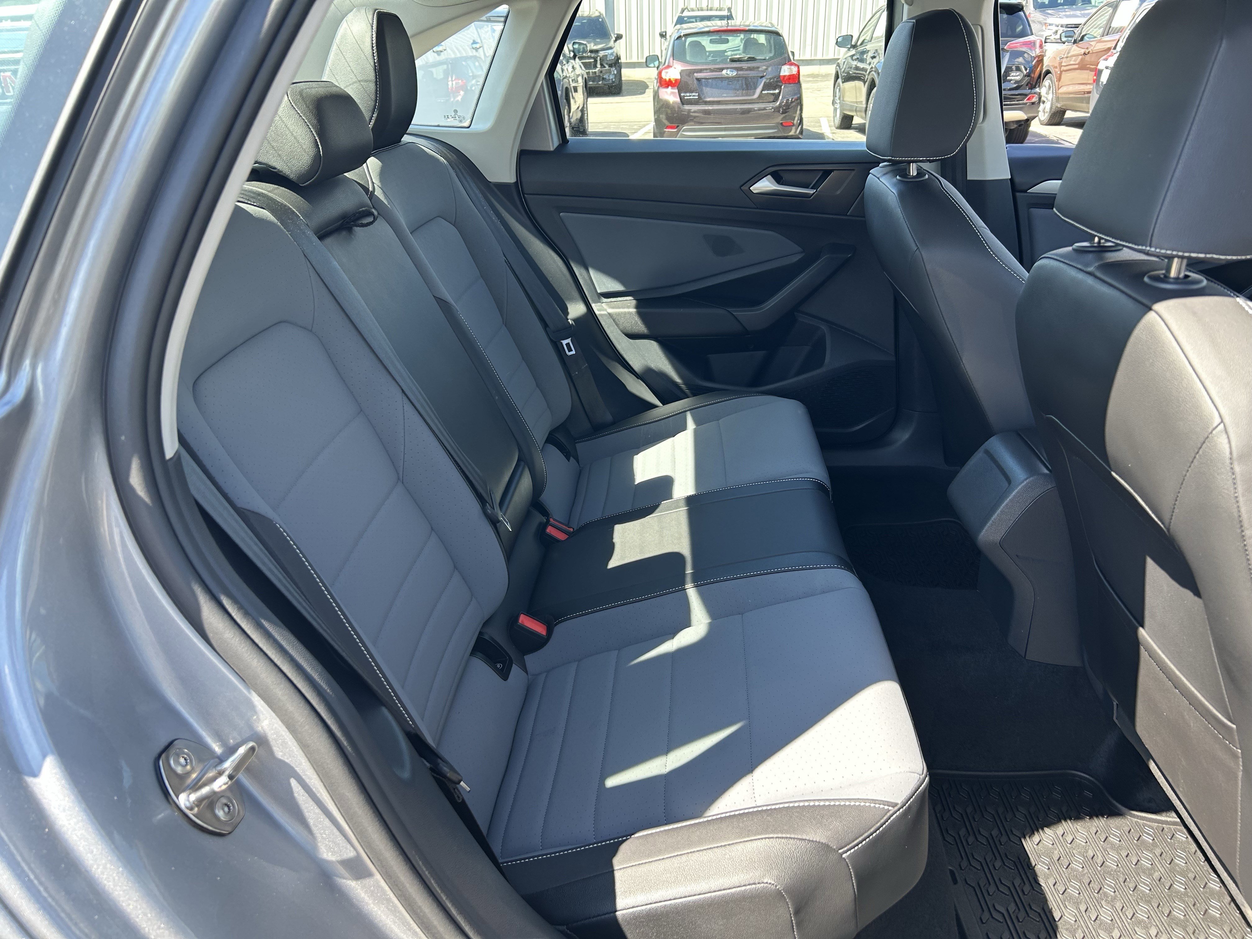 Used 2025 Volkswagen Jetta SE image 25