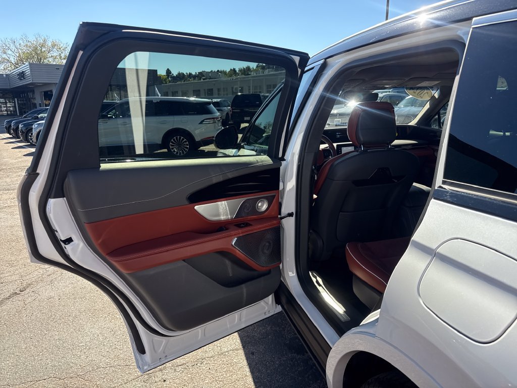Certified 2024 Lincoln Nautilus Black Label AWD/4WD image 19