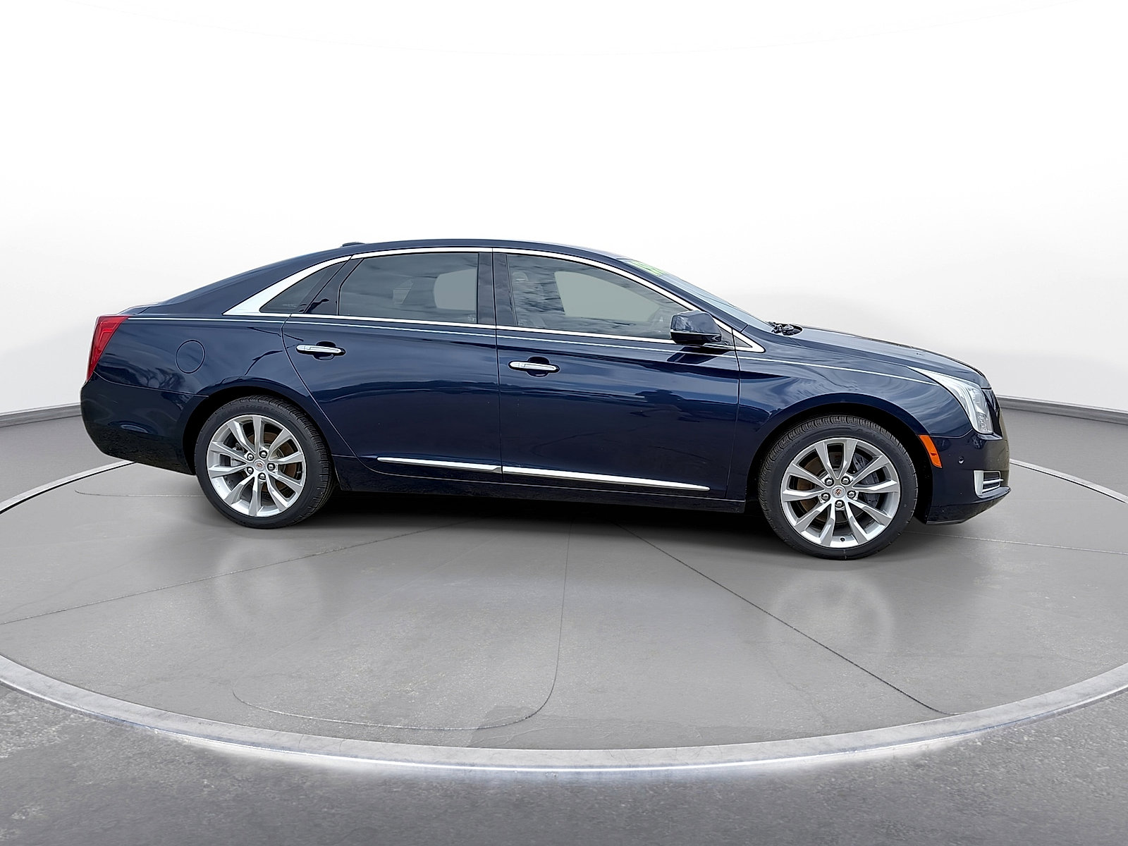 Used 2015 Cadillac XTS Luxury w/ Driver Awareness Package FWD image 9