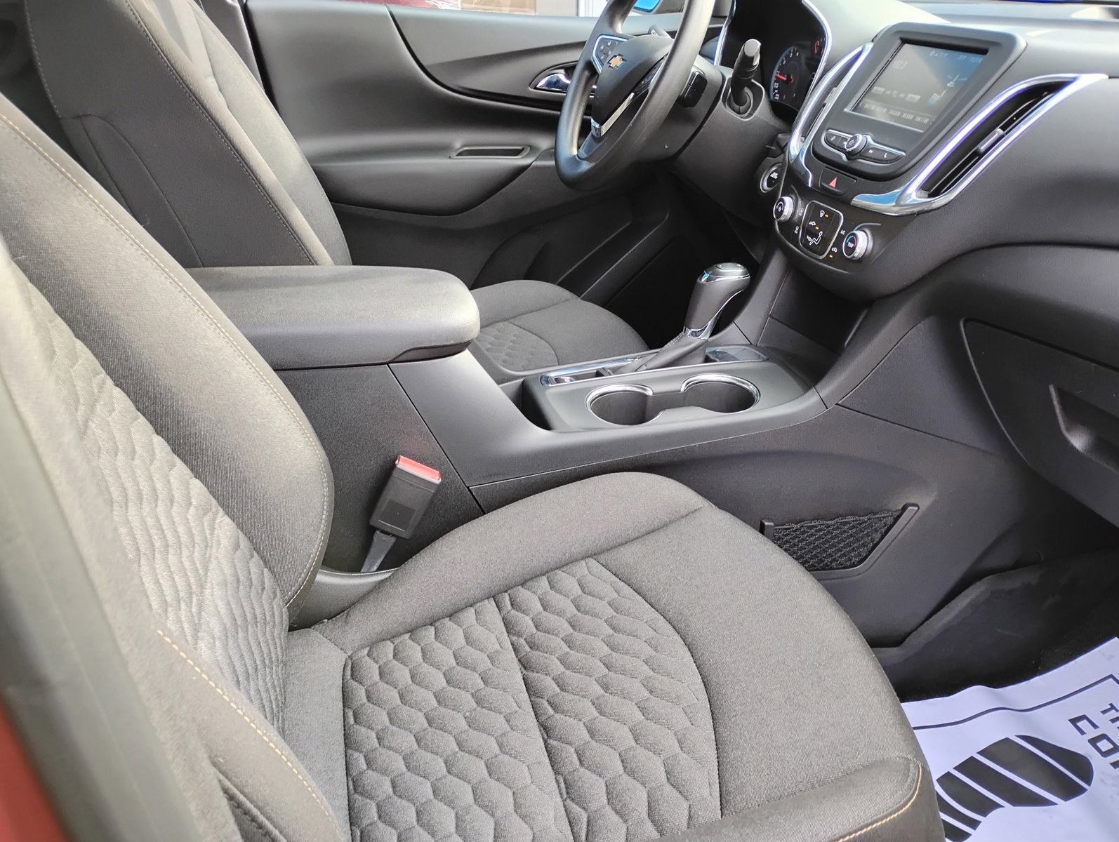 Used 2018 Chevrolet Equinox LT image 11