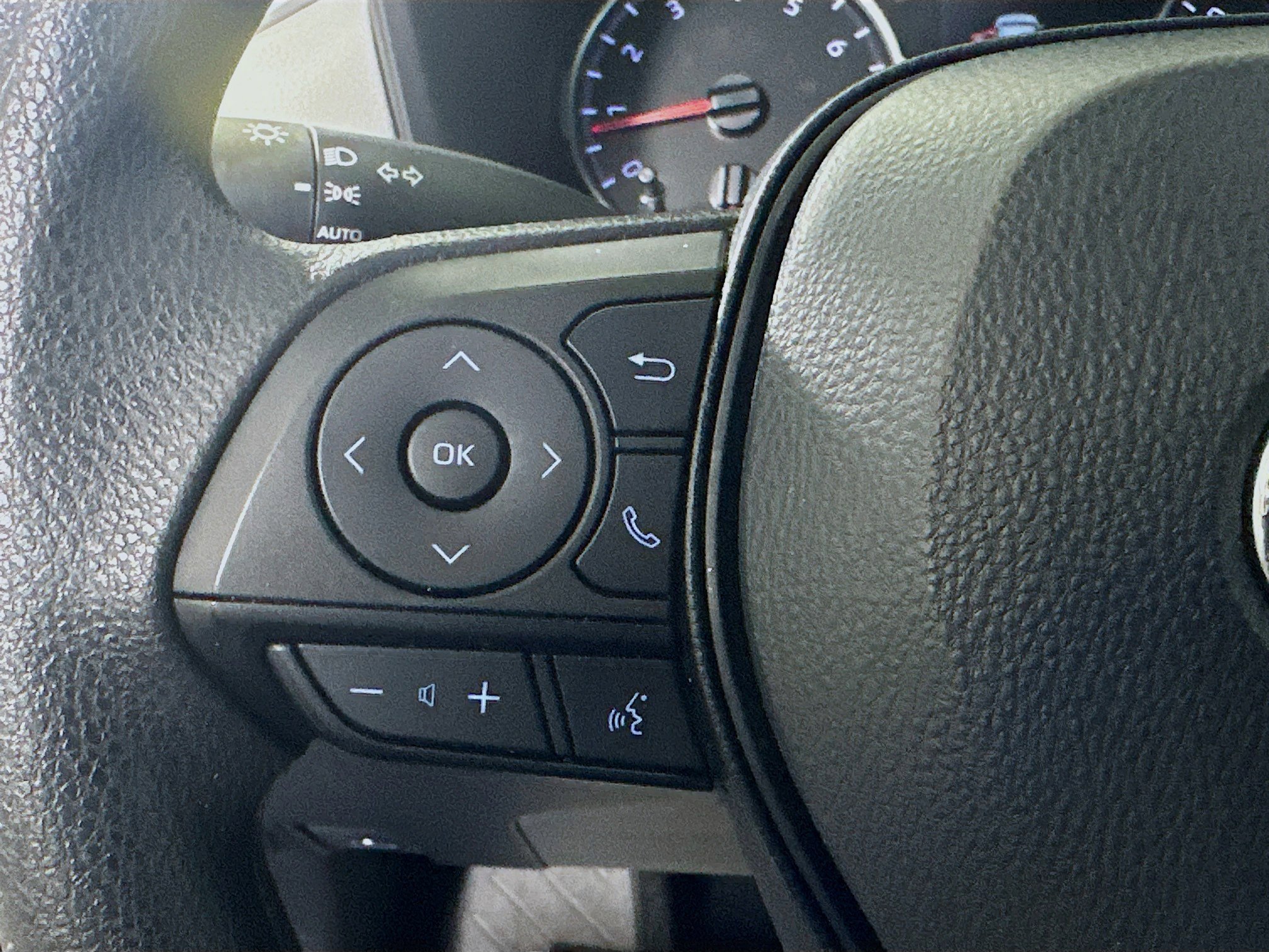 Used 2022 Toyota RAV4 XLE image 16