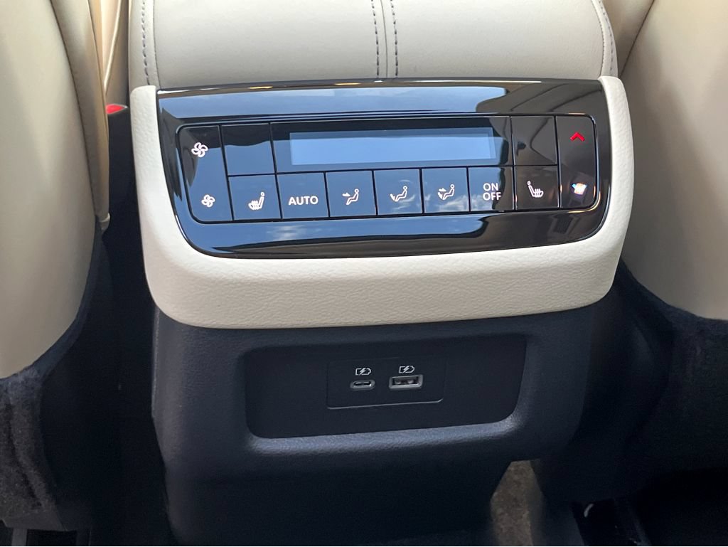 New 2025 INFINITI QX60 Luxe w/ Lighting Package (N94) FWD image 23