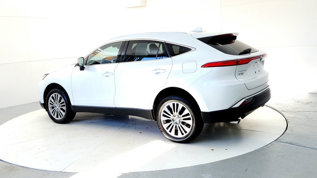 Certified 2023 Toyota Venza XLE AWD/4WD image 4