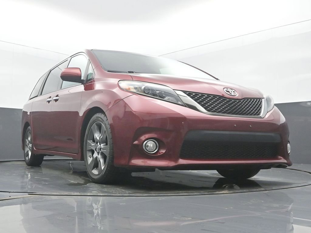Used 2015 Toyota Sienna SE image 56
