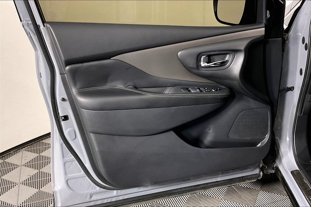 Used 2024 Nissan Murano SV w/ SV Midnight Edition Package FWD image 21