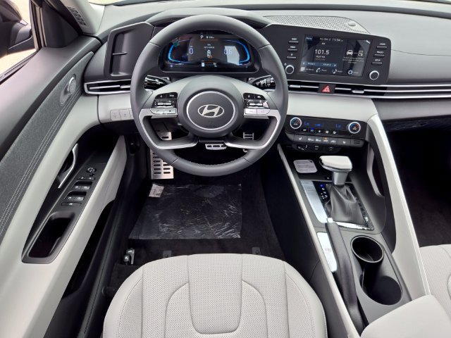 New 2026 Hyundai Elantra SEL Sport FWD image 7