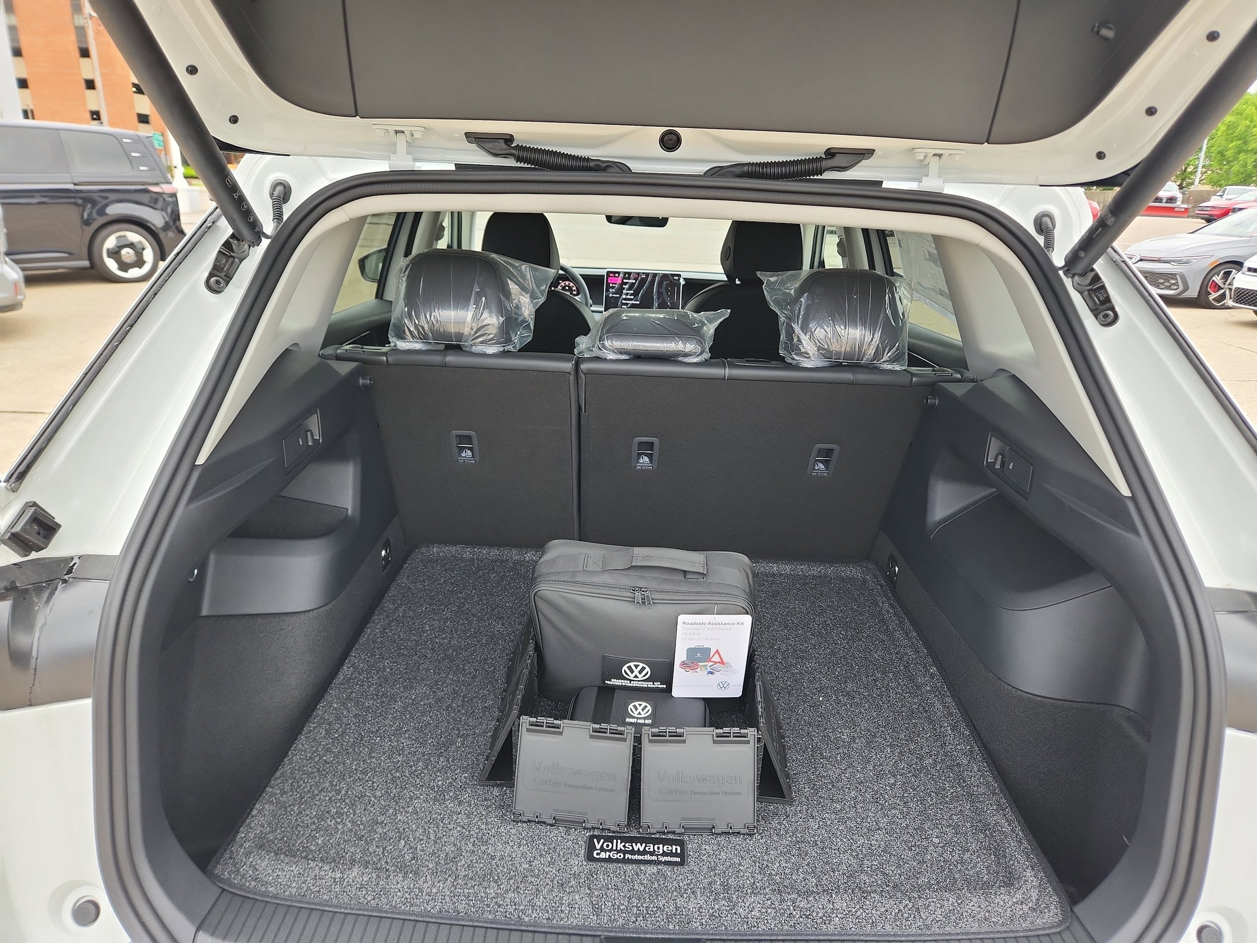 New 2026 Volkswagen Tiguan SE AWD/4WD image 9