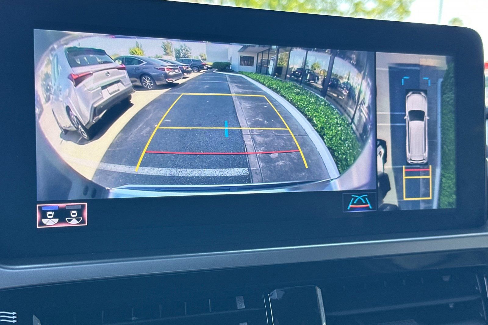 Certified 2023 Lexus GX 460 Luxury w/ Sport Design Package AWD/4WD image 17