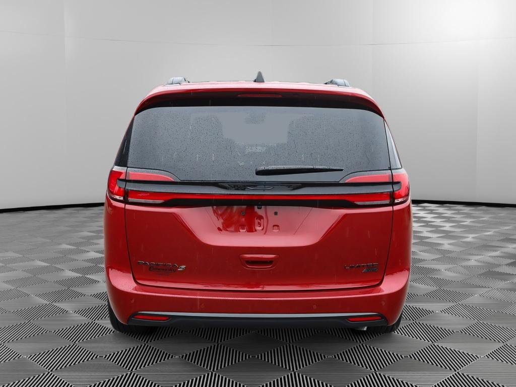 New 2027 Chrysler Pacifica Limited w/ S Appearance Package AWD/4WD image 6