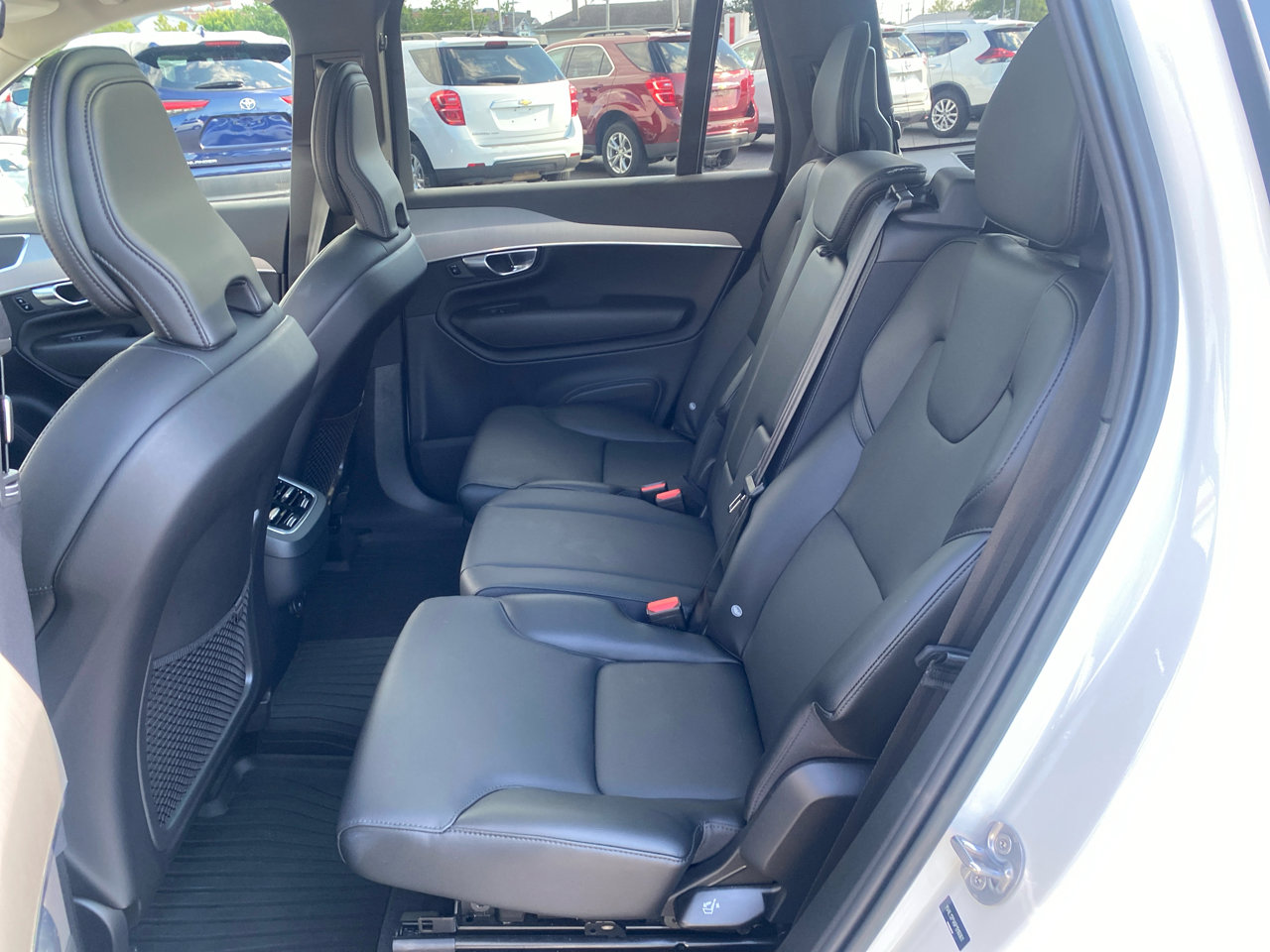 Used 2023 Volvo XC90 B5 Core w/ Protection Package Premier image 11