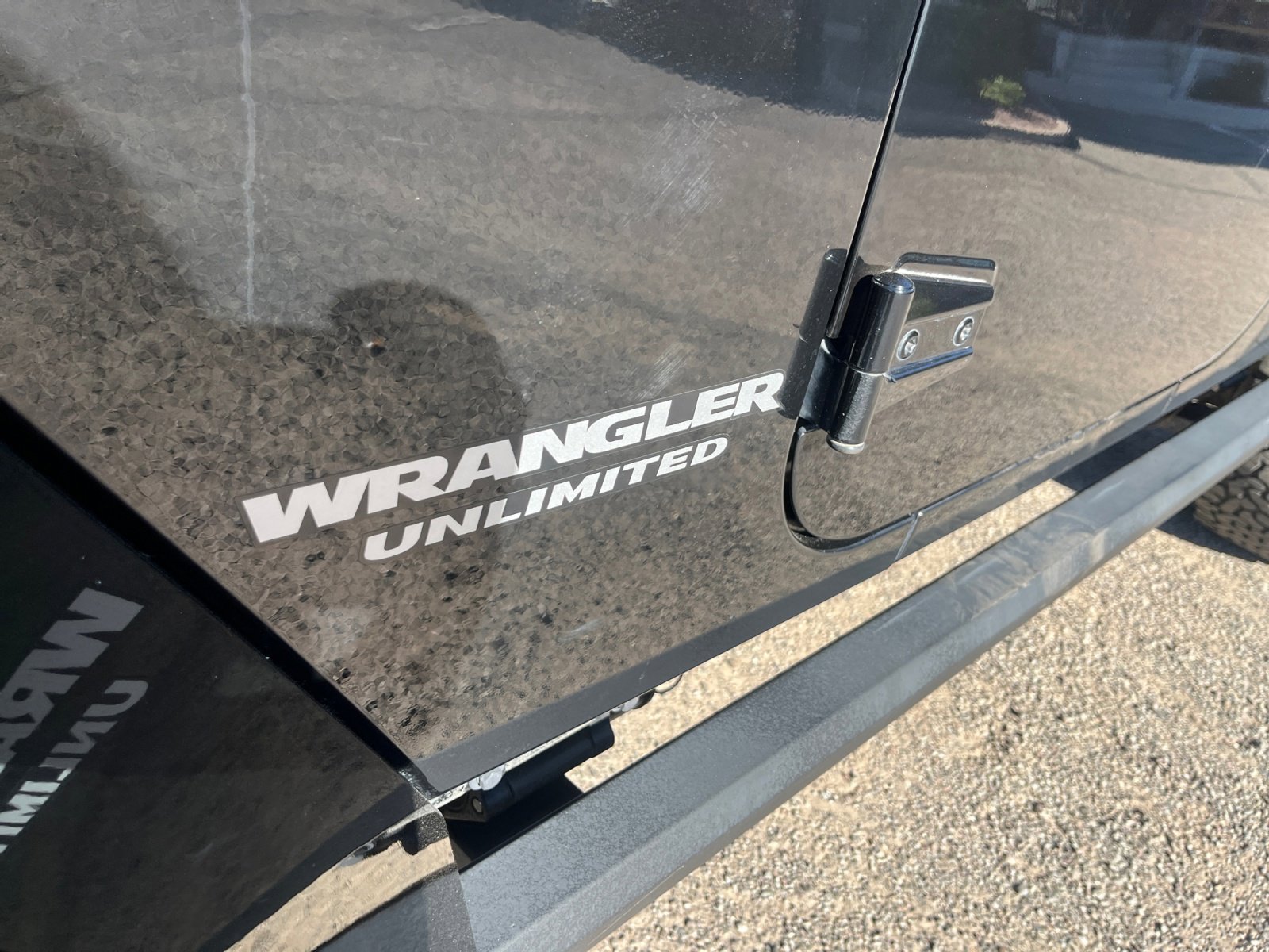 Used 2015 Jeep Wrangler Unlimited Rubicon w/ Connectivity Group image 24