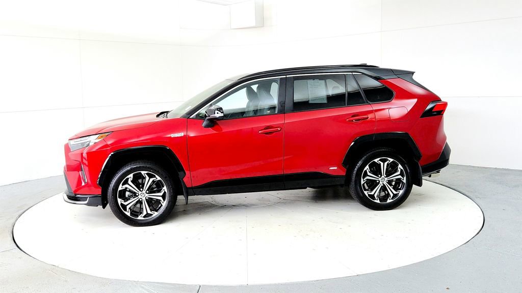 Used 2024 Toyota RAV4 XSE w/ Weather Package AWD/4WD image 3