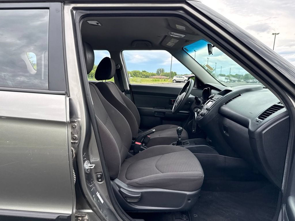 Used 2013 Kia Soul FWD image 11