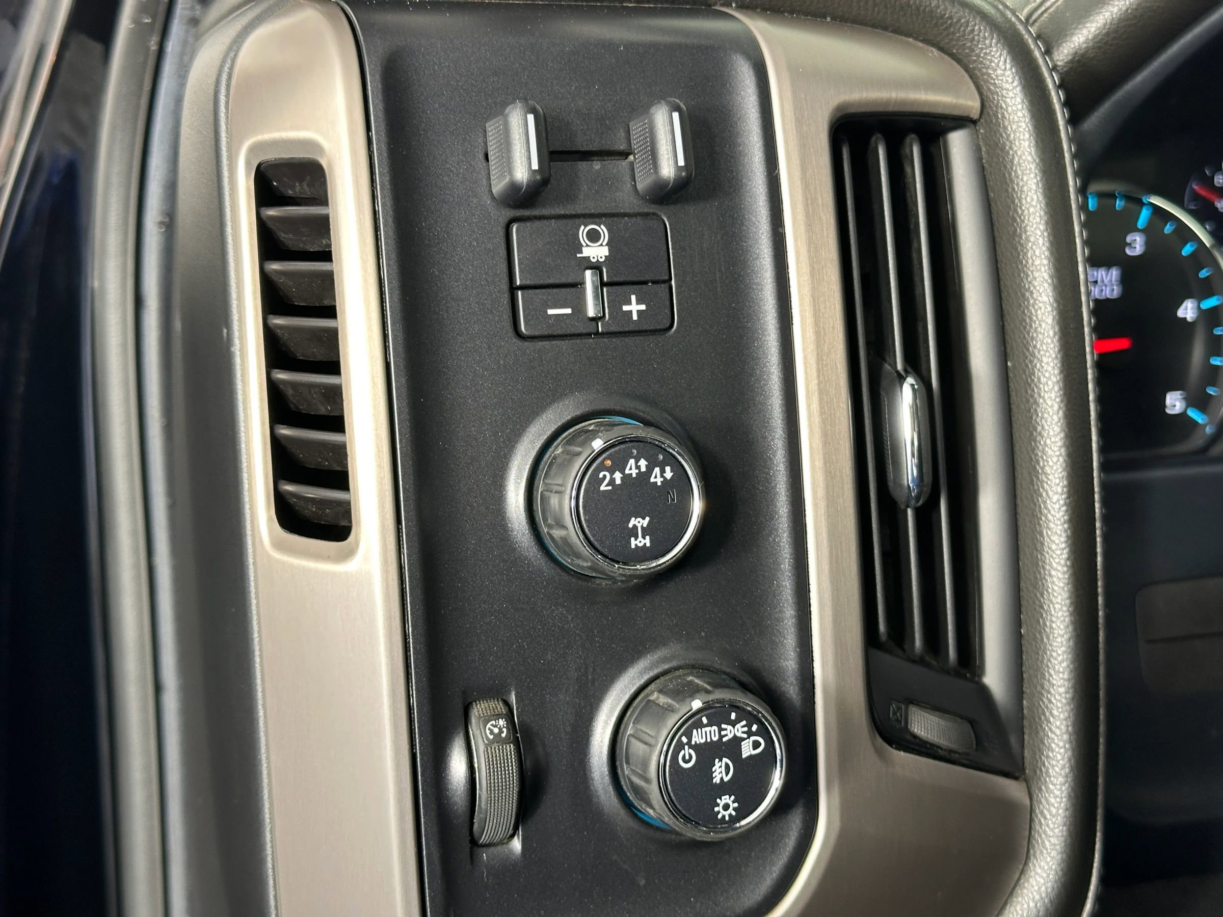 Used 2017 GMC Sierra 3500 Denali image 24