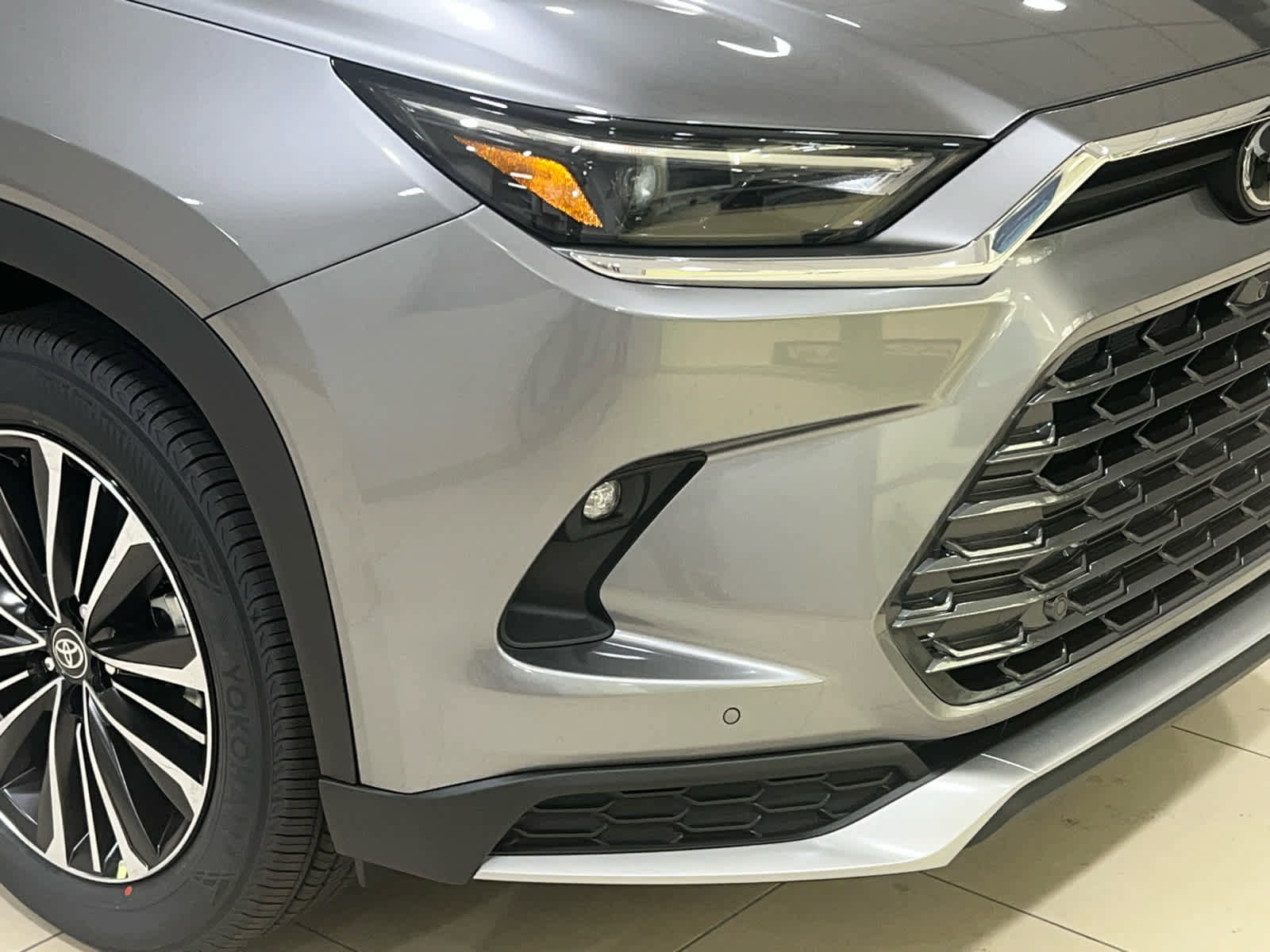 New 2026 Toyota Grand Highlander AWD Hybrid image 2