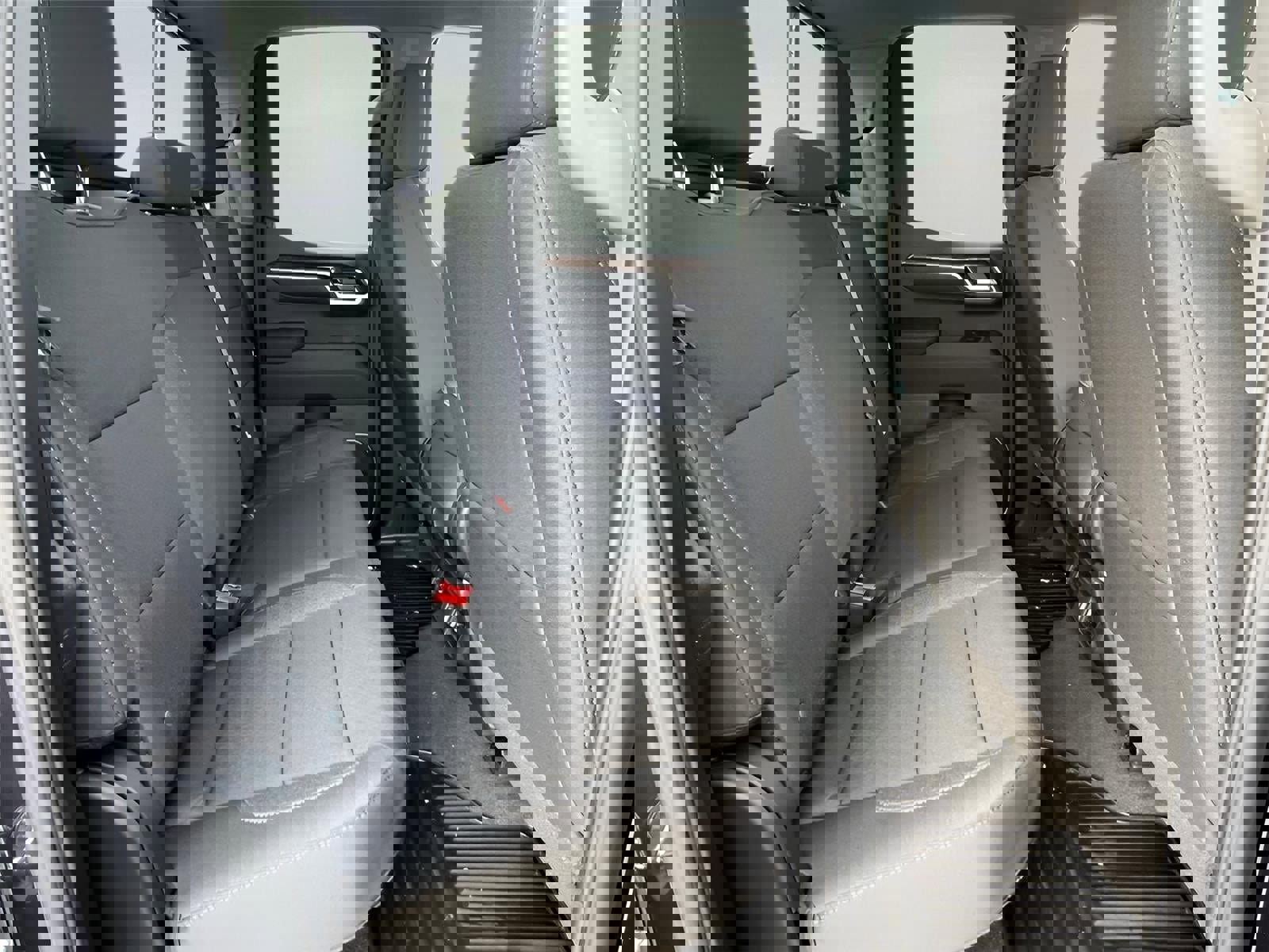 New 2025 GMC Sierra 1500 SLE w/ Preferred Package image 13