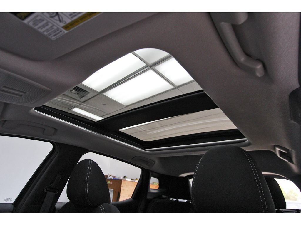 Used 2026 Nissan Kicks SV w/ SV Premium Package FWD image 26