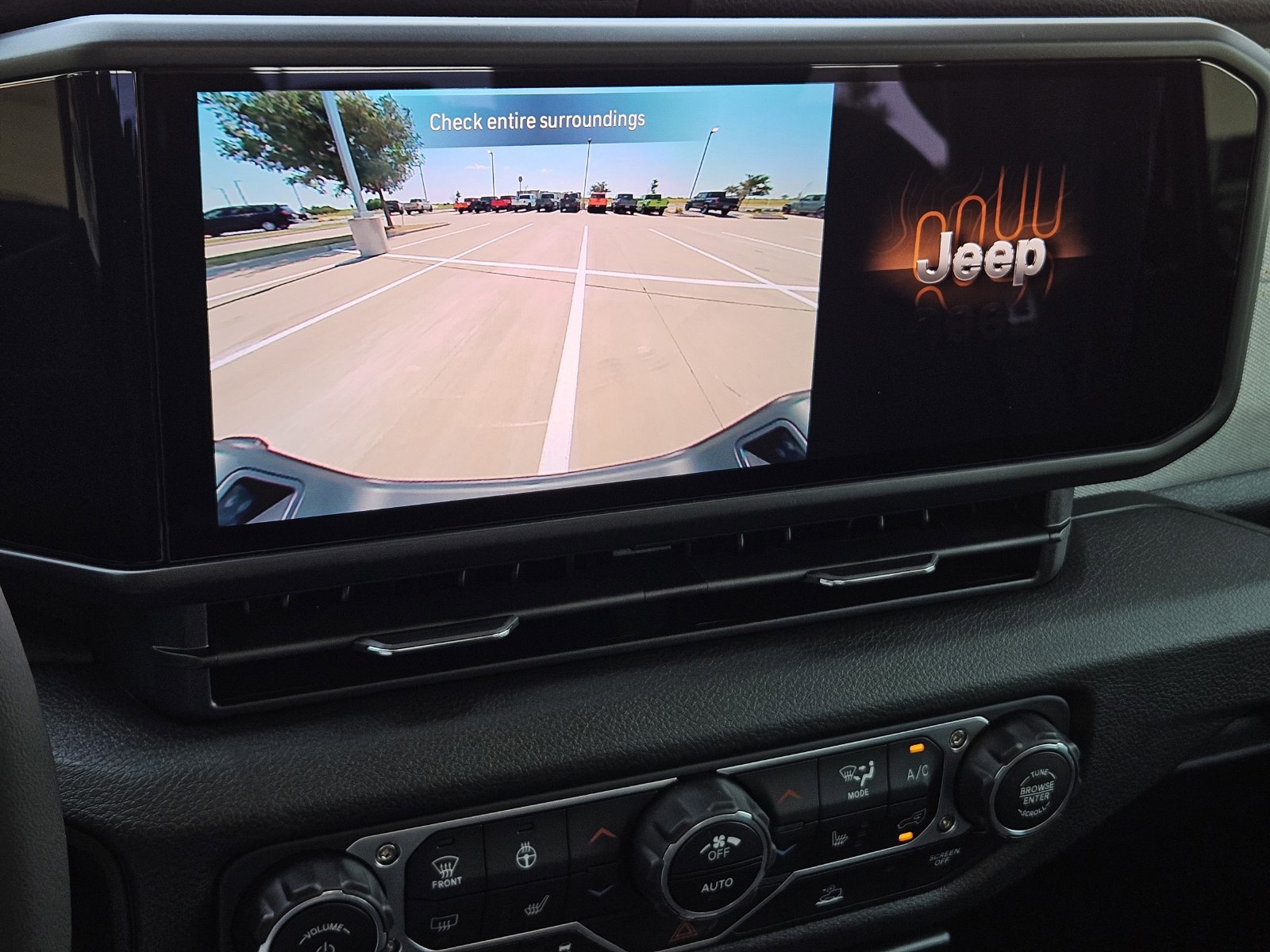 New 2025 Jeep Gladiator Sport AWD/4WD image 16