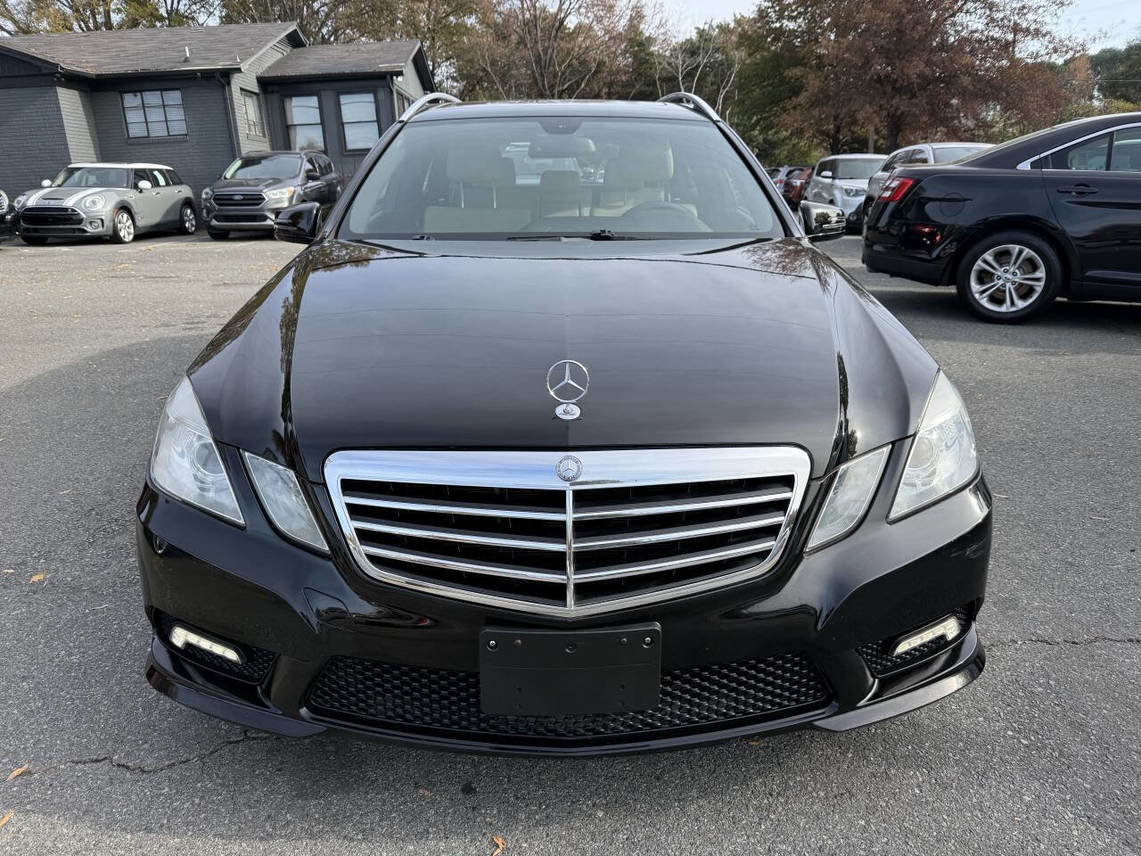 Used 2011 Mercedes-Benz E 350 4MATIC Wagon image 2
