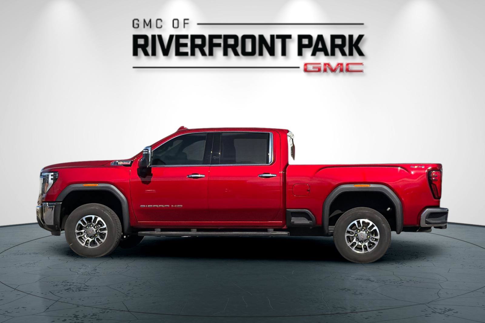 Used 2025 GMC Sierra 2500 SLT w/ Snow Plow Prep/Camper Package AWD/4WD image 6