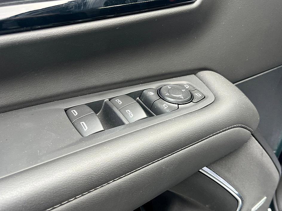 Used 2025 Chevrolet Tahoe Z71 w/ Comfort Package image 15