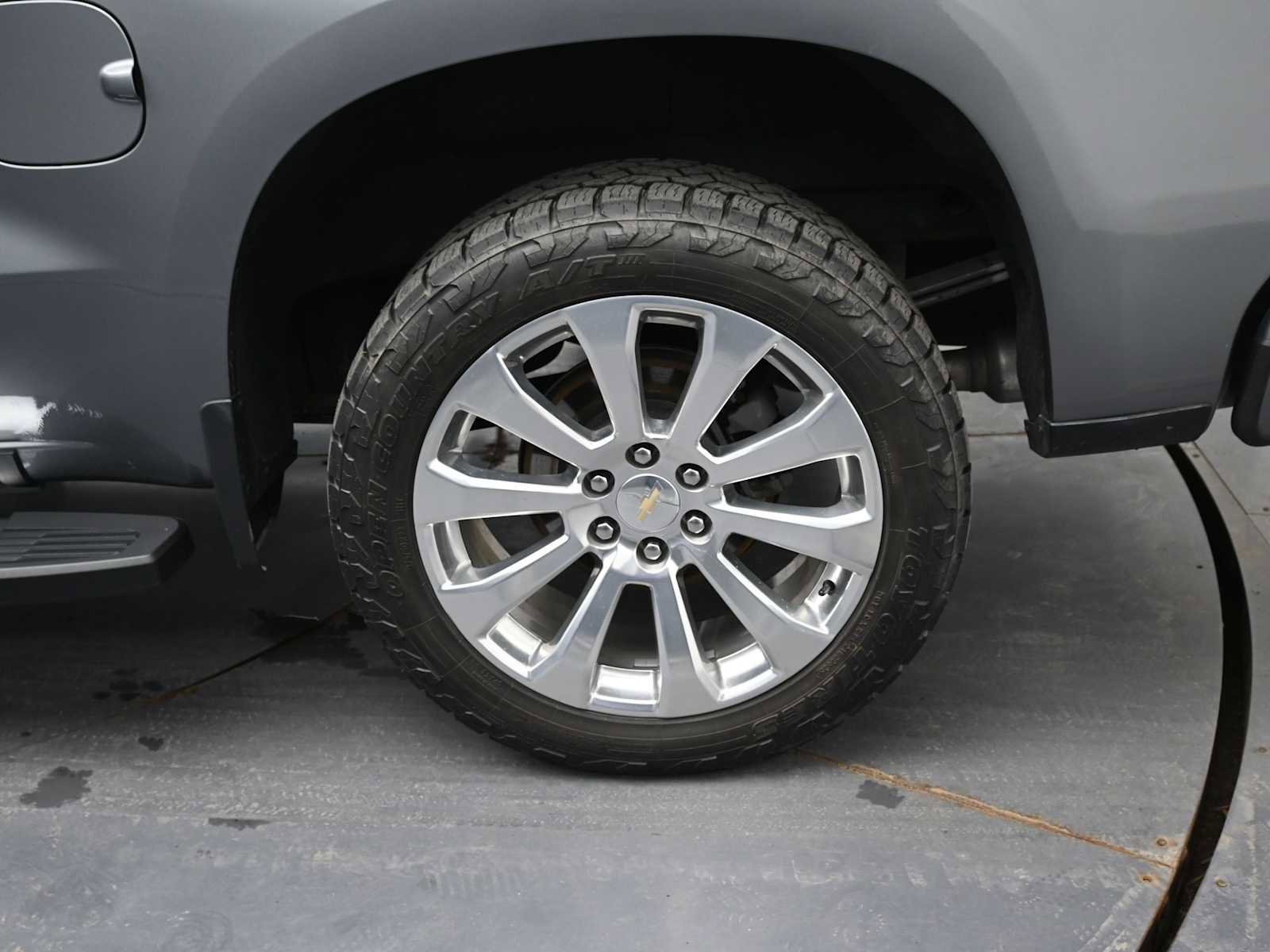 Used 2021 Chevrolet Silverado 1500 High Country w/ Technology Package image 5