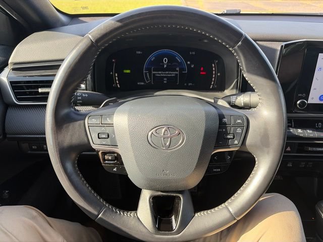 Used 2025 Toyota Camry SE FWD image 18