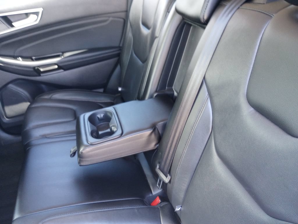 Used 2020 Ford Edge Titanium FWD image 17